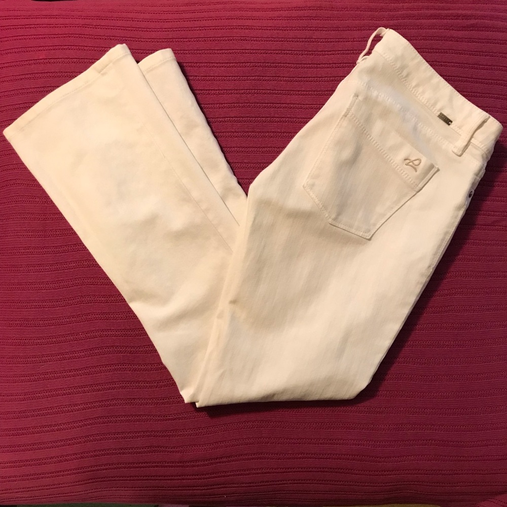DL1961 Cindy Petite Slim Bootcut Jeans in Milk 28